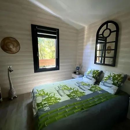 Surplombant La Pinede A 2km De L'ocean Villa *