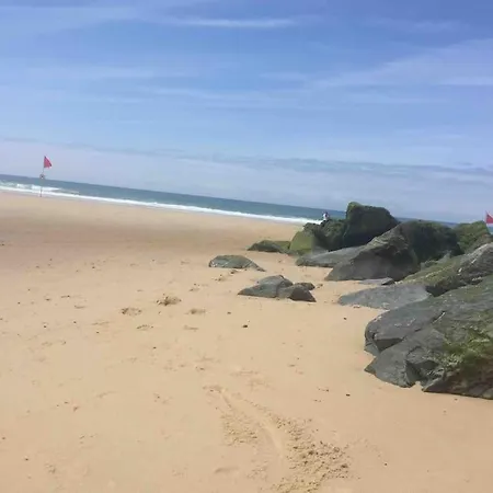 Surplombant La Pinede A 2km De L'ocean Villa *