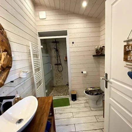 Villa Surplombant La Pinede A 2km De L'ocean Lacanau